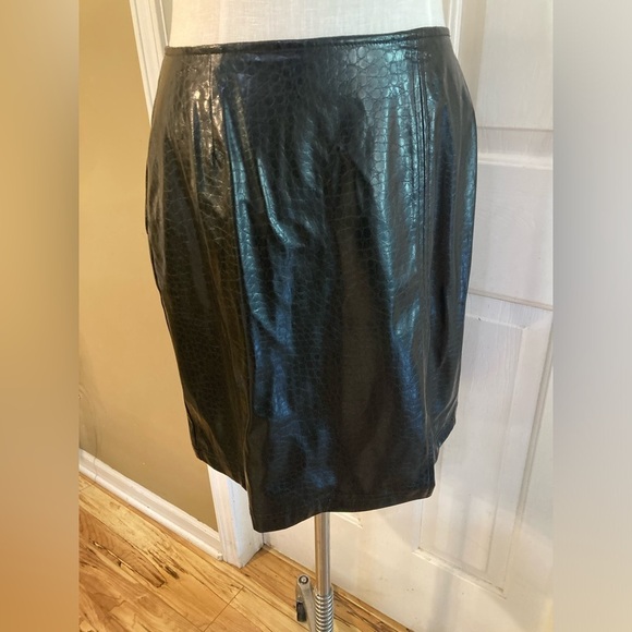 Faux leather polyester black snakeskin print women size 12 skirt vintage studio - Picture 4 of 11